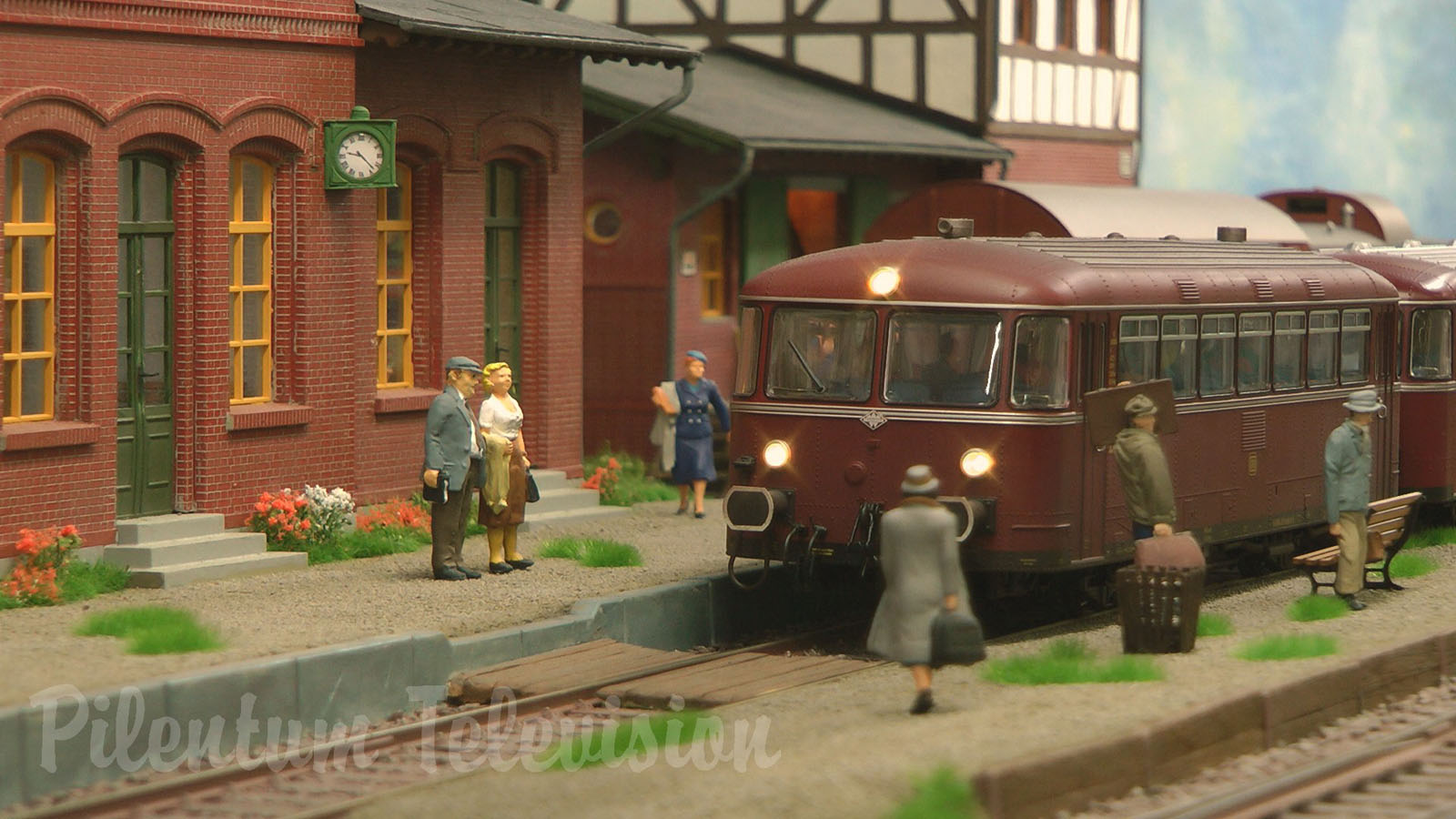 Modular Model Railroad with German Steam Locomotives and Diesel Railcars