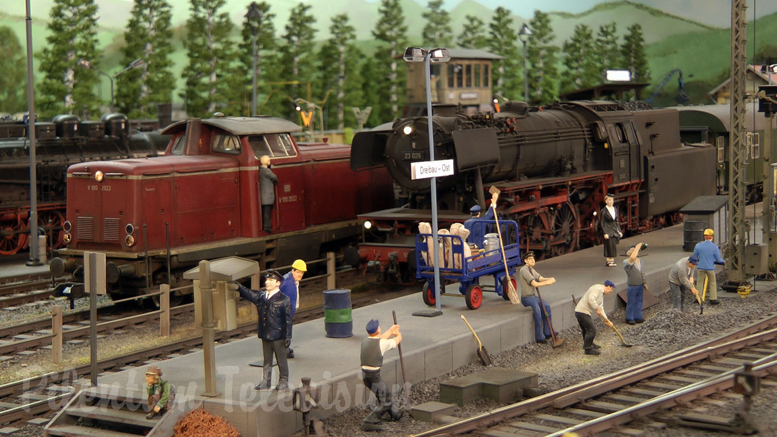 Model Railroading with Steam Trains (鉄道模型) and Steam Locomotives (蒸気機関車) in 1/32 Scale