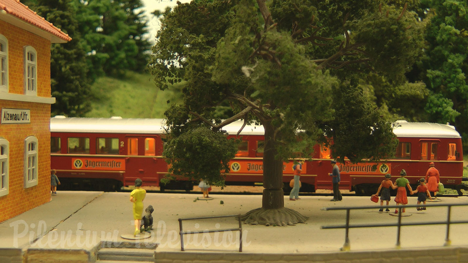 Model Trains on a branch line in a German Village - Rail Modeling in HO scale