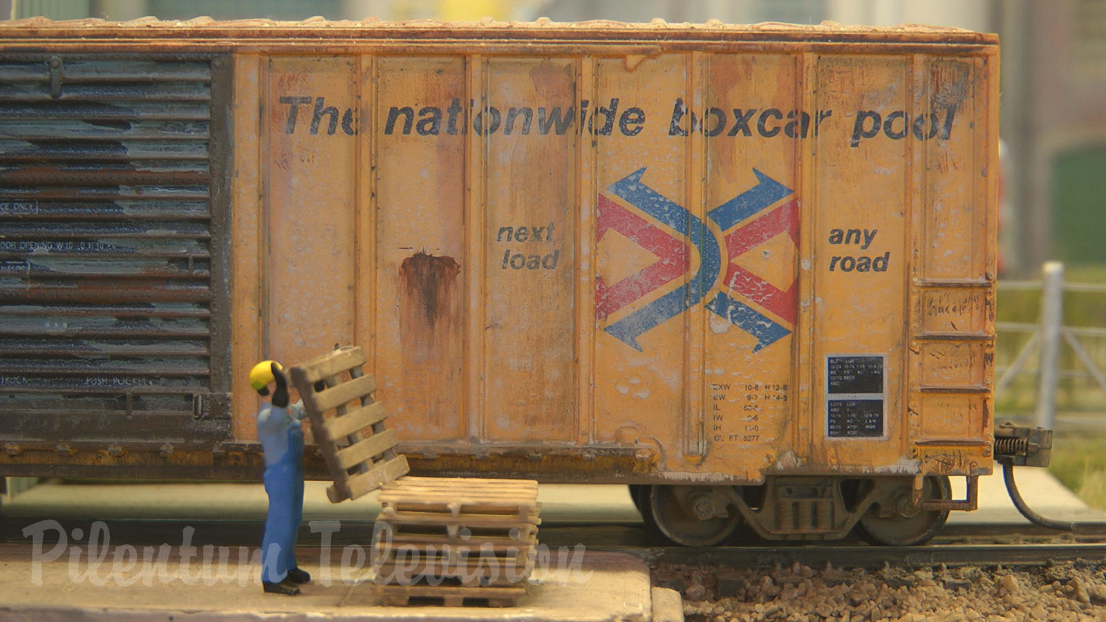 Rail Transport Modeling in Front of the “Arizona Cold Storage Warehouse”: Industry Switching Layout in HO Scale