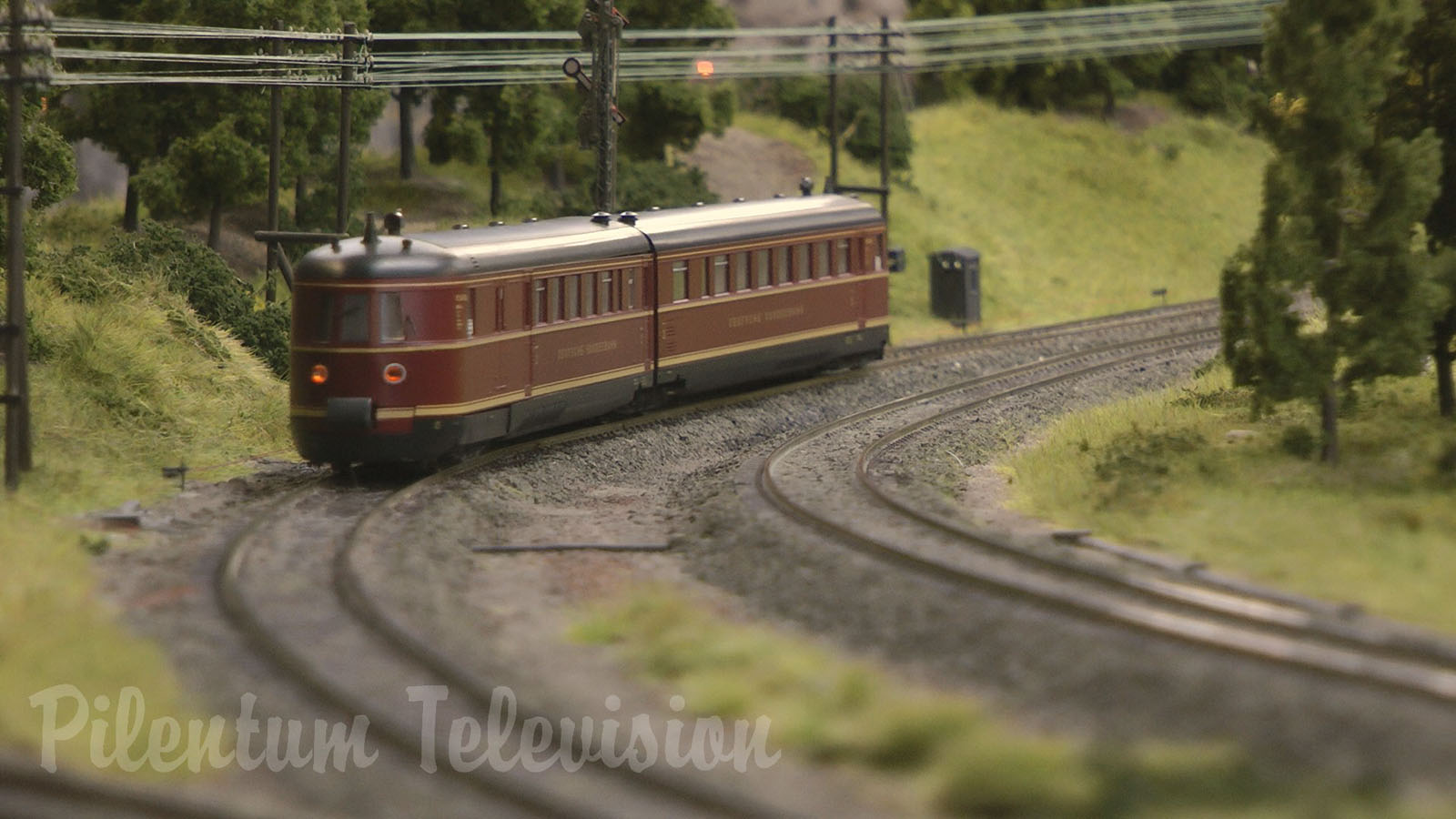 Trains in Germany: Steam locomotives and diesel-electric road-switcher locomotives in HO scale