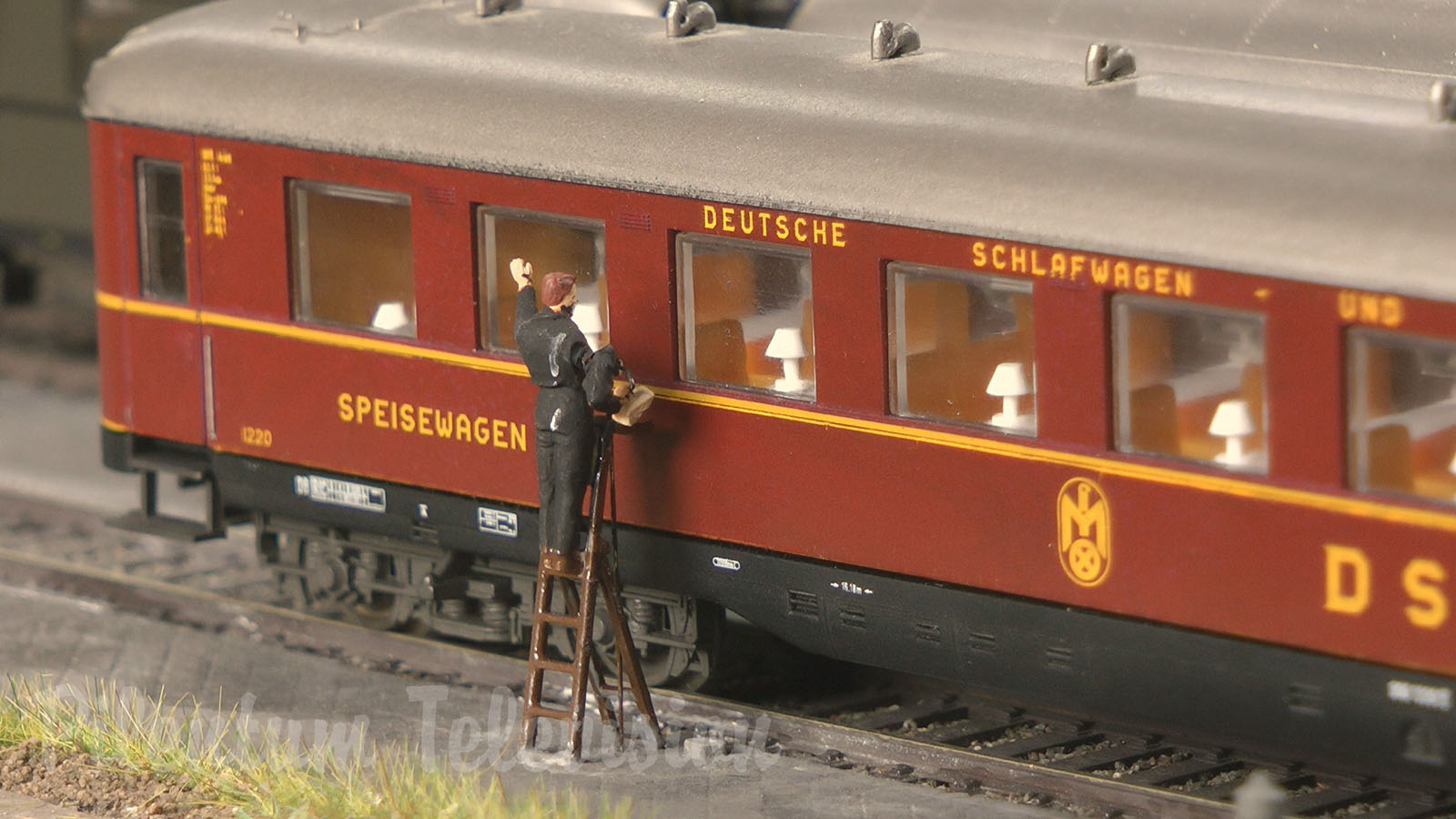 Trains in Germany: Steam locomotives and diesel-electric road-switcher locomotives in HO scale