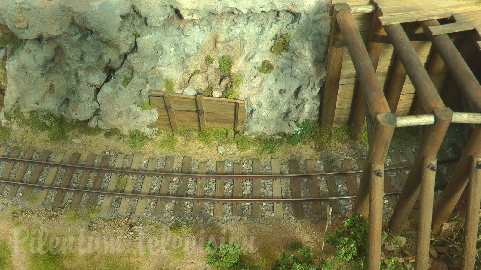 On3 Narrow Gauge Model Railroad Layout and Trains of the Diamond and Caldor Railway