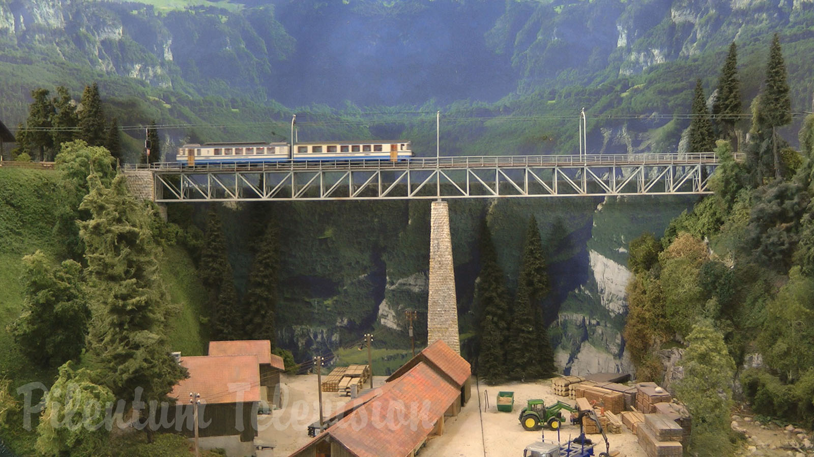 Trains in Switzerland: Model Railroad Layout by Modelspoor Vereniging Spoorgroep Zwitserland