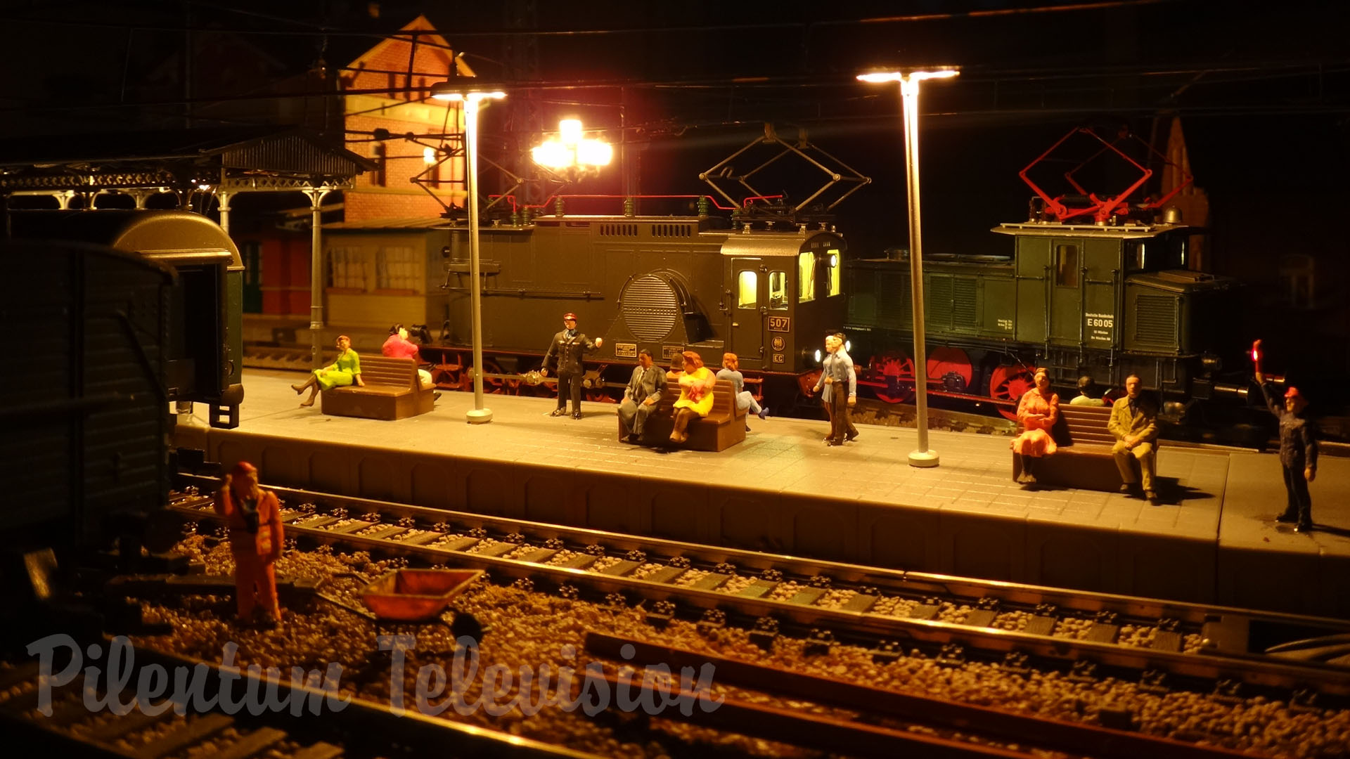 One of the finest German model railway layouts in small spaces - HO scale model train layout by Ignacio O'Callaghan